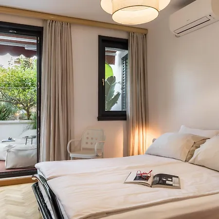 Apartament Mariuci With Lush Terrace And Private Garage *