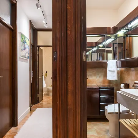 Mariuci With Lush Terrace And Private Garage