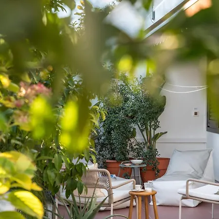 Appartement Mariuci With Lush Terrace And Private Garage Split