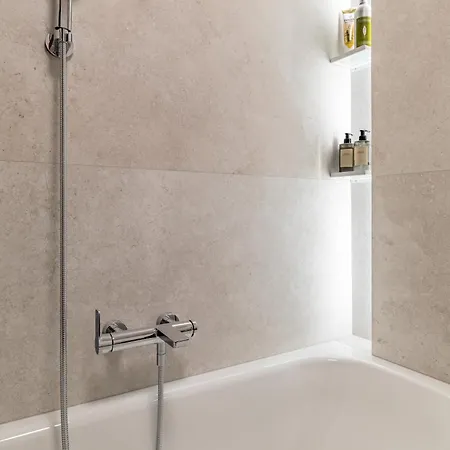 Mariuci With Lush Terrace And Private Garage Appartement *