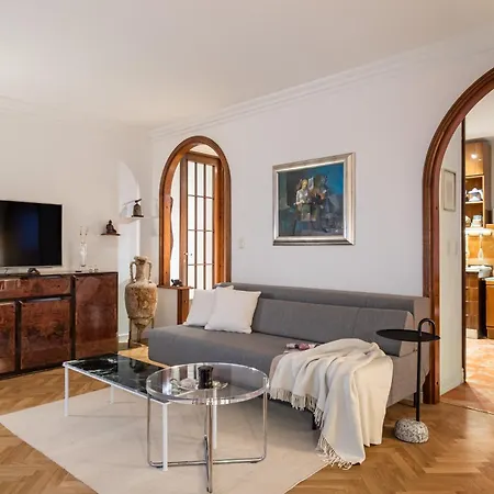 Lejlighed Mariuci With Lush Terrace And Private Garage *