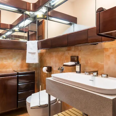 Lejlighed Mariuci With Lush Terrace And Private Garage *