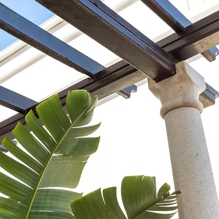 Mariuci With Lush Terrace And Private Garage Split