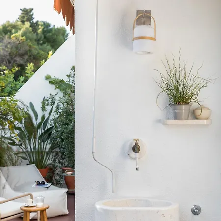 Lejlighed Mariuci With Lush Terrace And Private Garage *